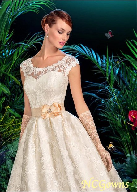 Sweep 15-30Cm Along The Floor Train Full Length Length Tulle Fabric Scoop Neckline Natural Waistline Wedding Dresses